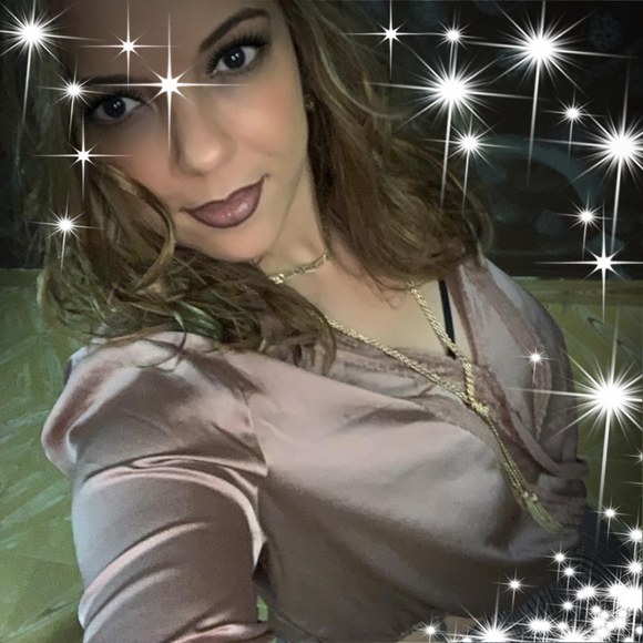 Poshmark profile picture for @yine
